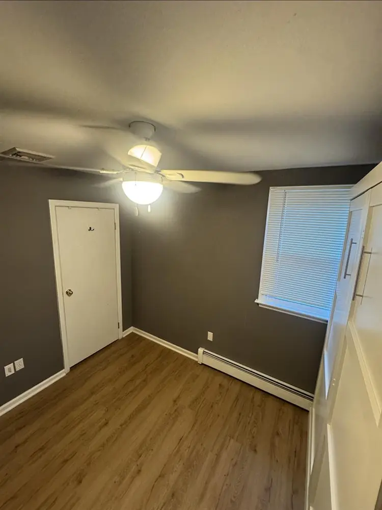 Unfurnished or finished rm