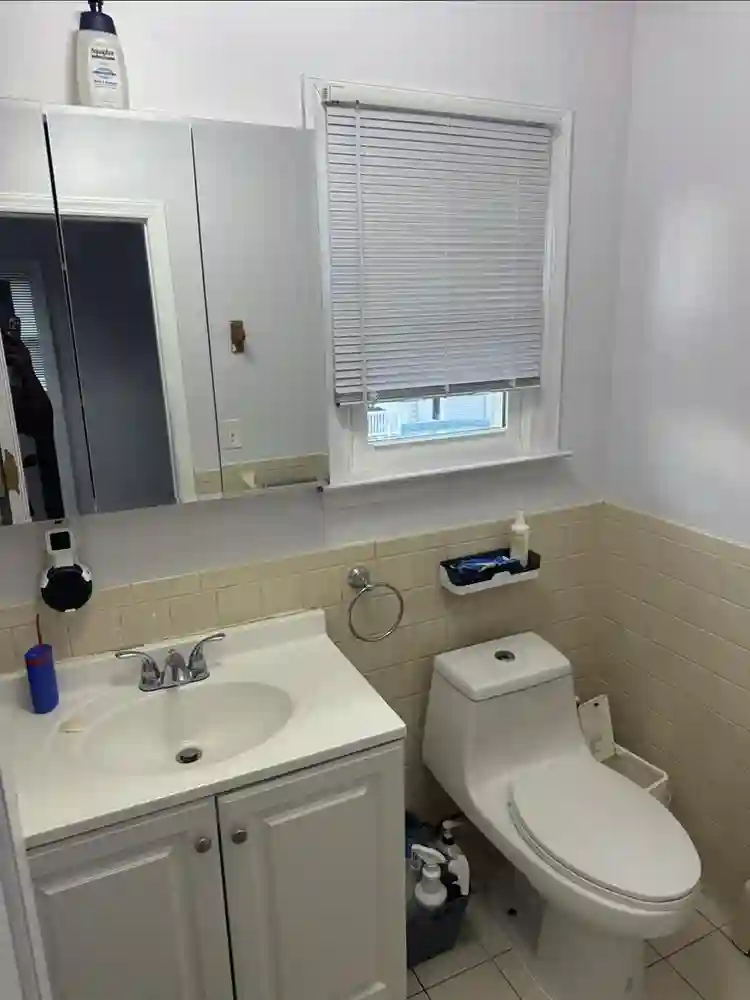 Unfurnished or finished rm