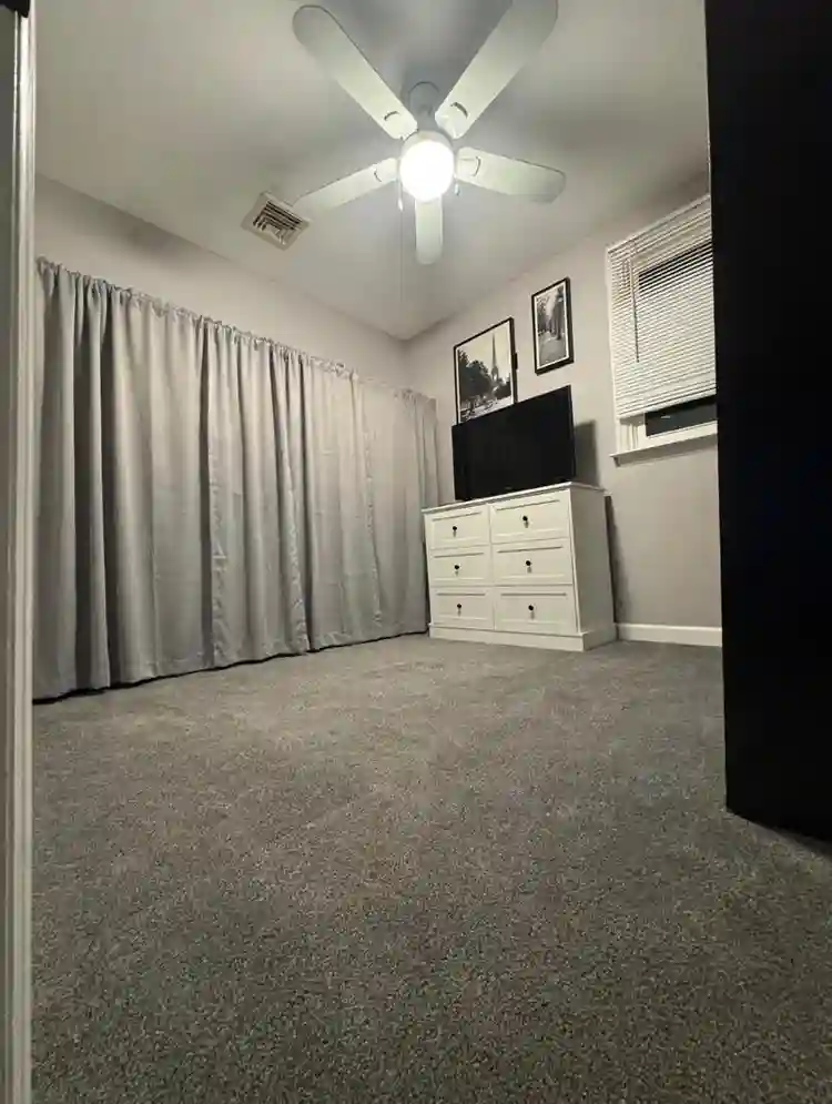 Unfurnished or finished rm