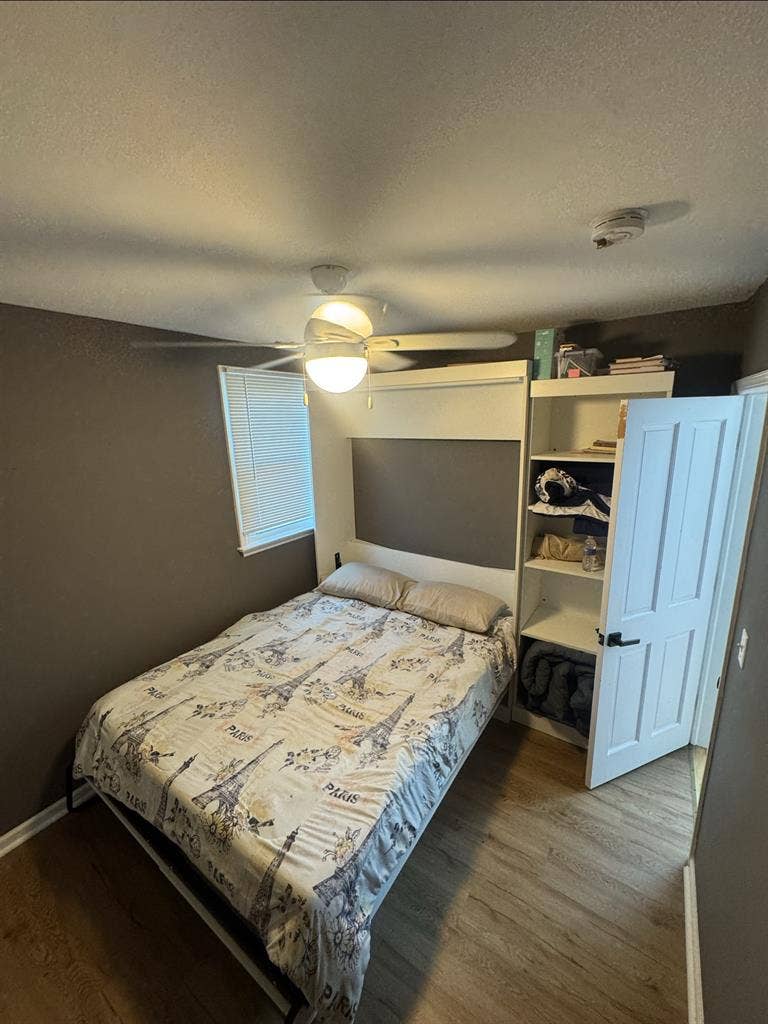 Unfurnished or finished rm