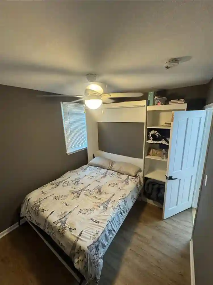 Unfurnished or finished rm