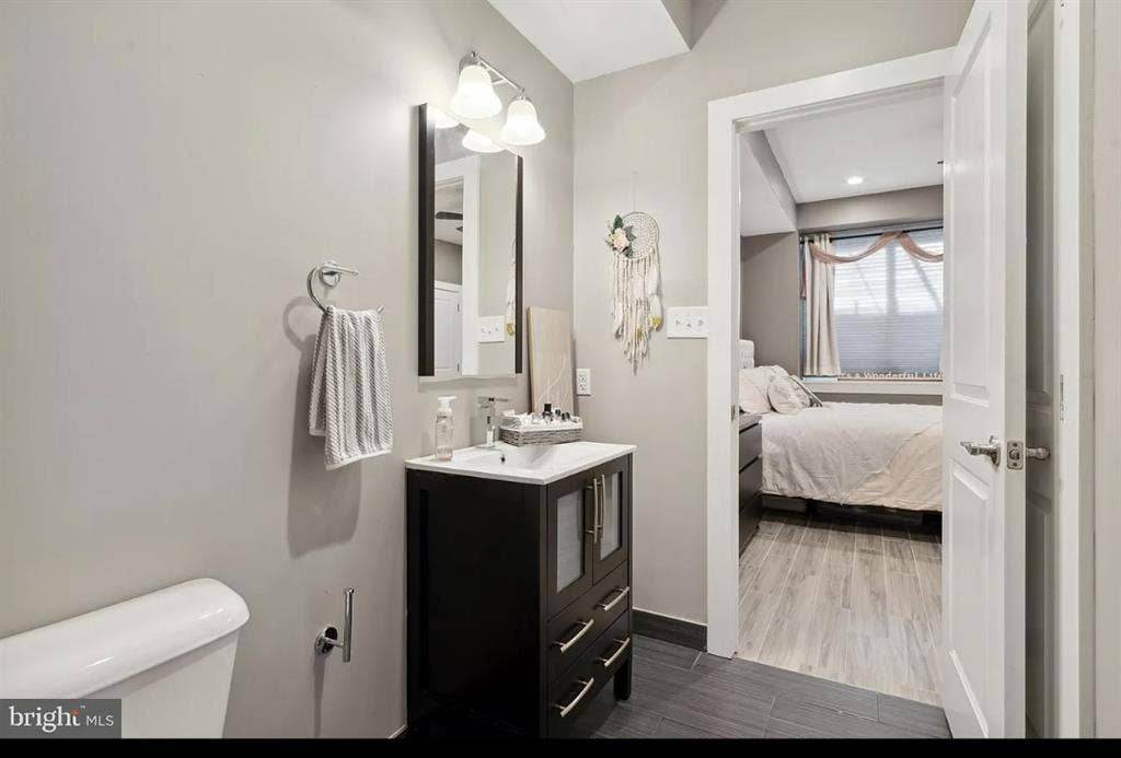 Room with bath for rent