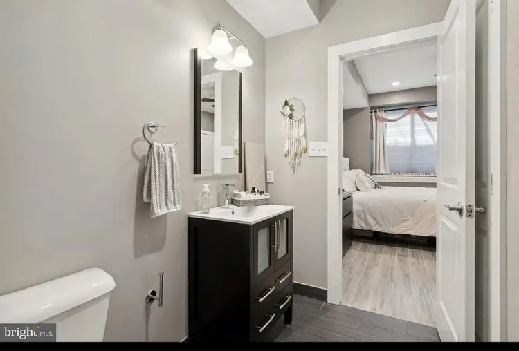 Room with bath for rent