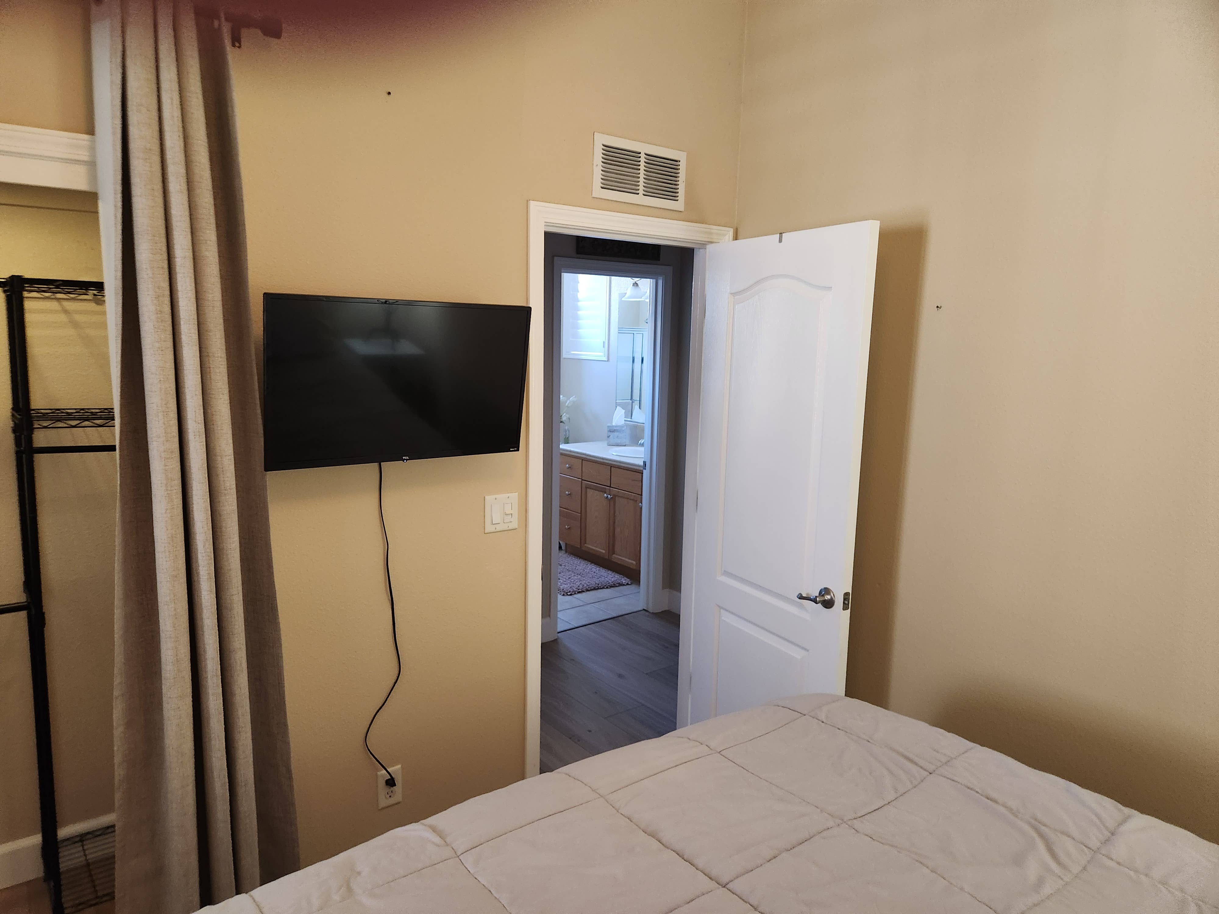 Nice room complete access