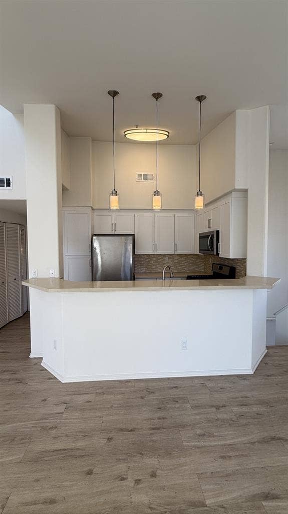 Master bedroom near Torrey pines