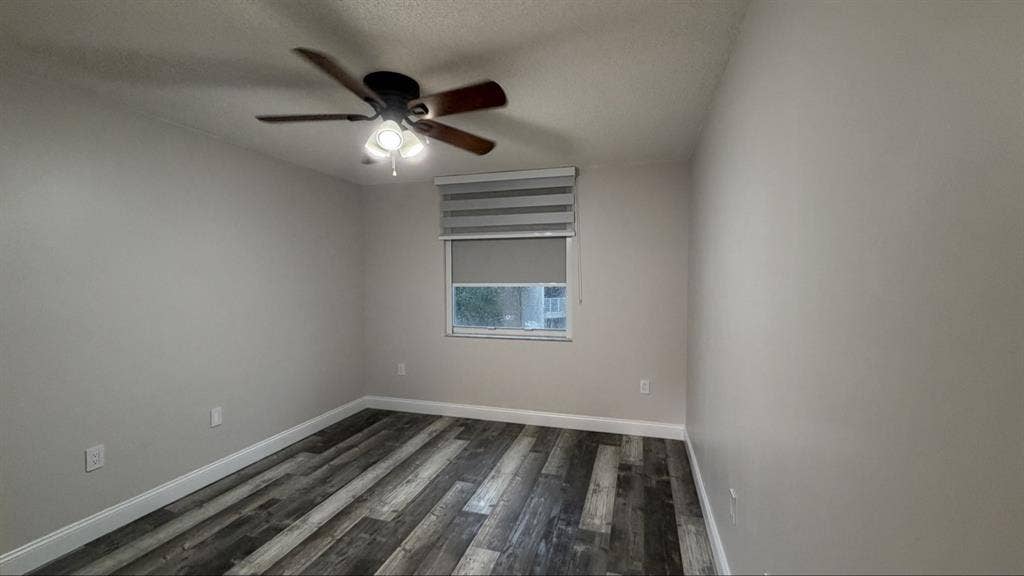 PRIVATE ROOM + PRIVATE BATHROOM
