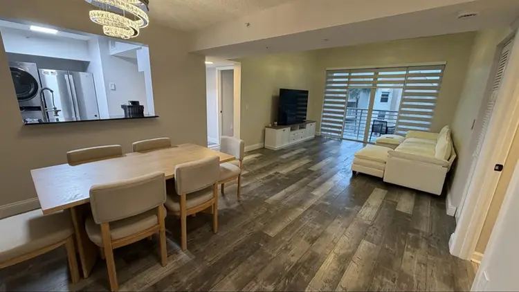 PRIVATE ROOM + PRIVATE BATHROOM