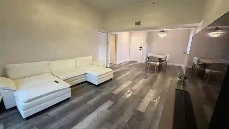 PRIVATE ROOM + PRIVATE BATHROOM