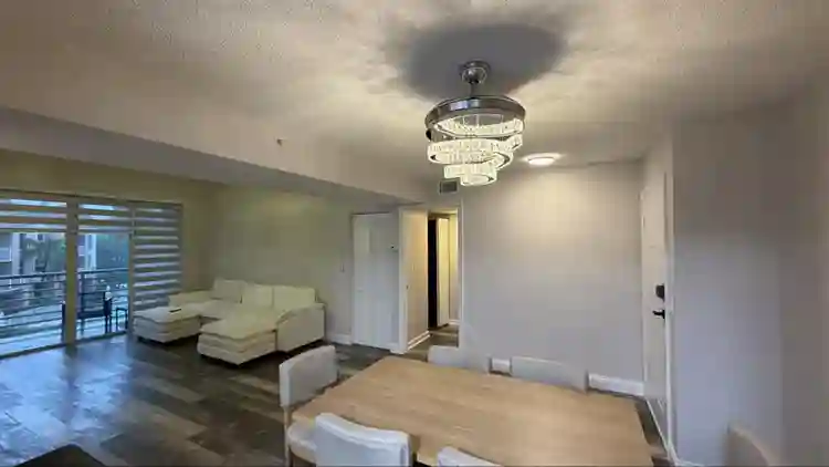 PRIVATE ROOM + PRIVATE BATHROOM