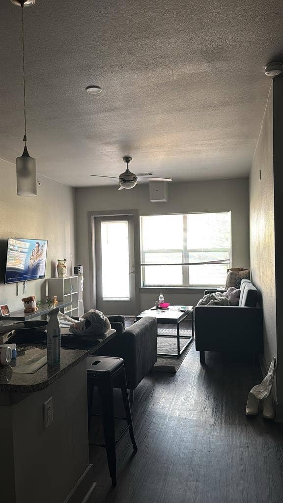 Looking for roommate