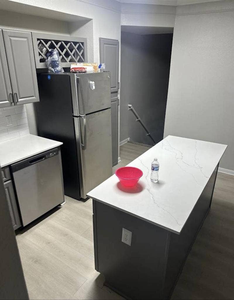 ROOMATE NEEDED ADDISON