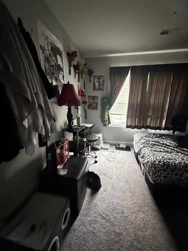 ROOM FOR RENT!!!URGENT!!!
