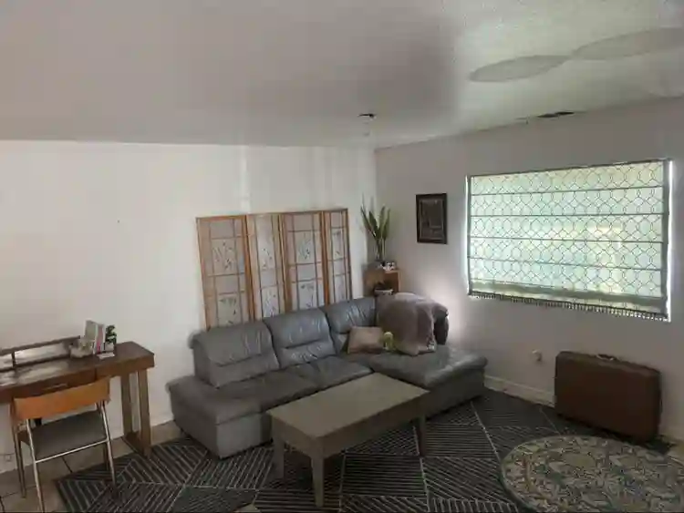 900/month master bedroom in East LA