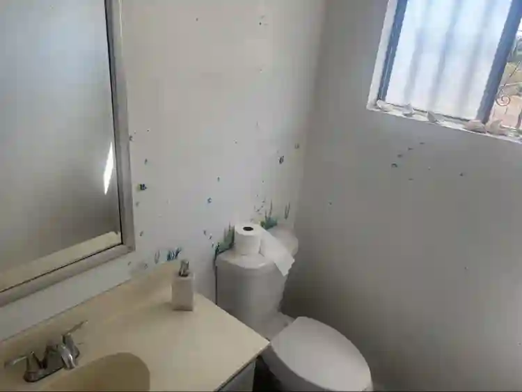 900/month master bedroom in East LA