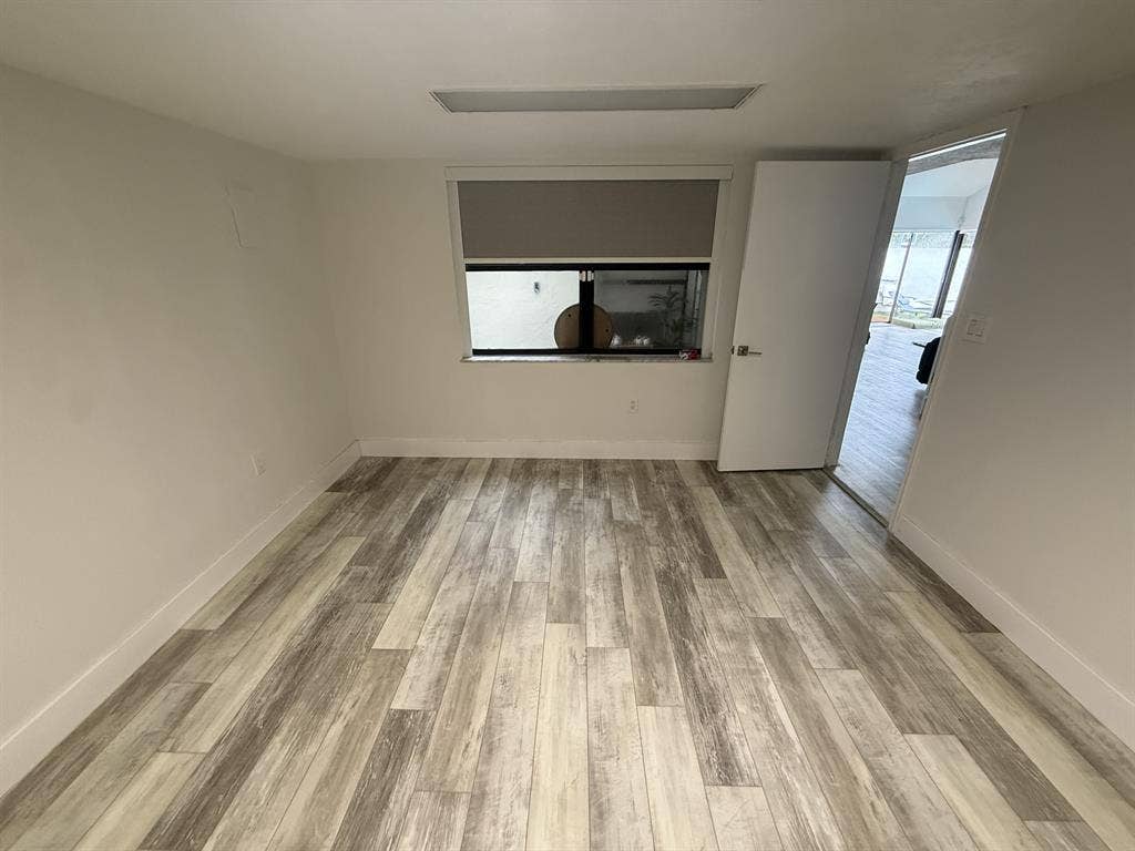 New Listing - phone number in desc.
