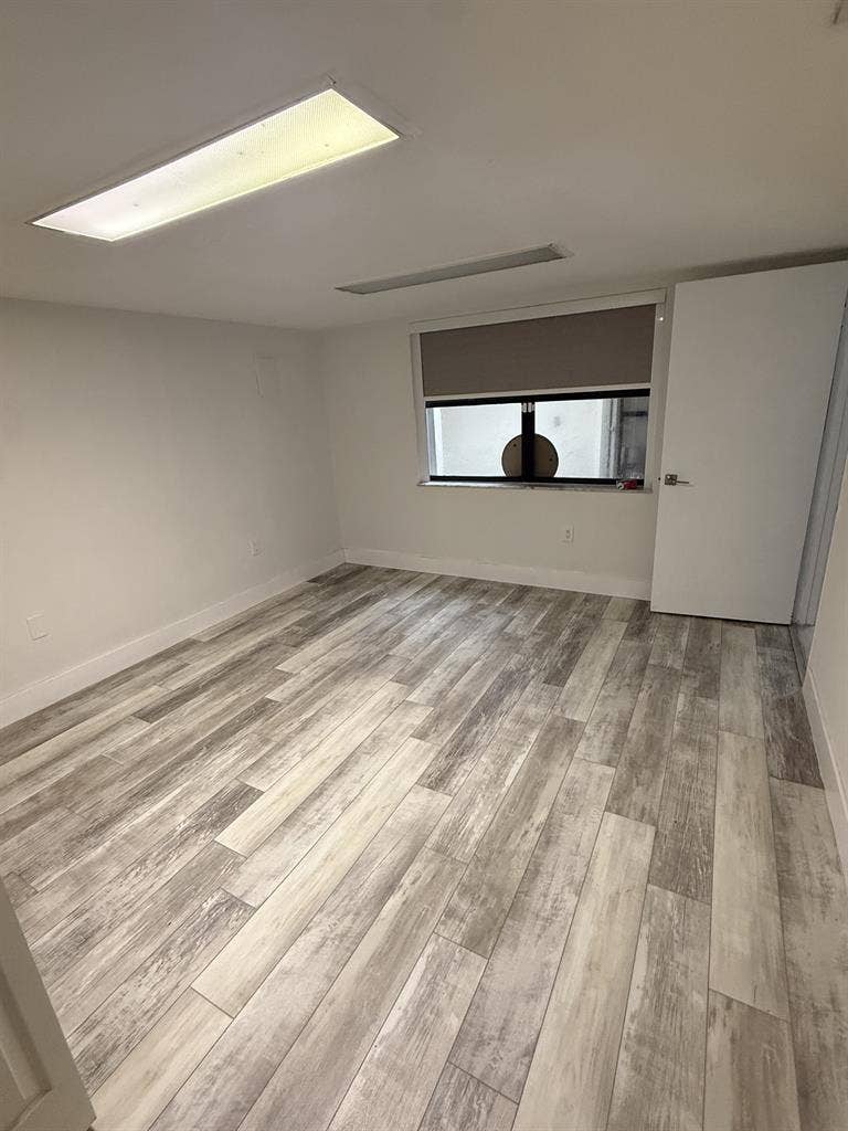 New Listing - phone number in desc.