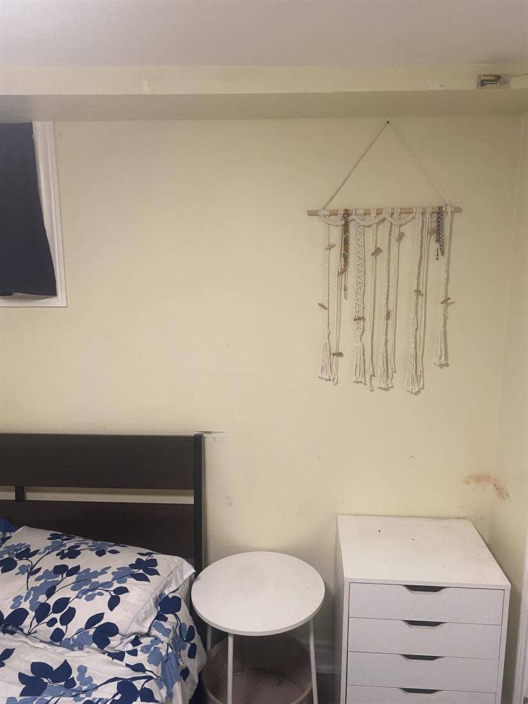 Room For Rent - 2 bedroom-1bathr00m