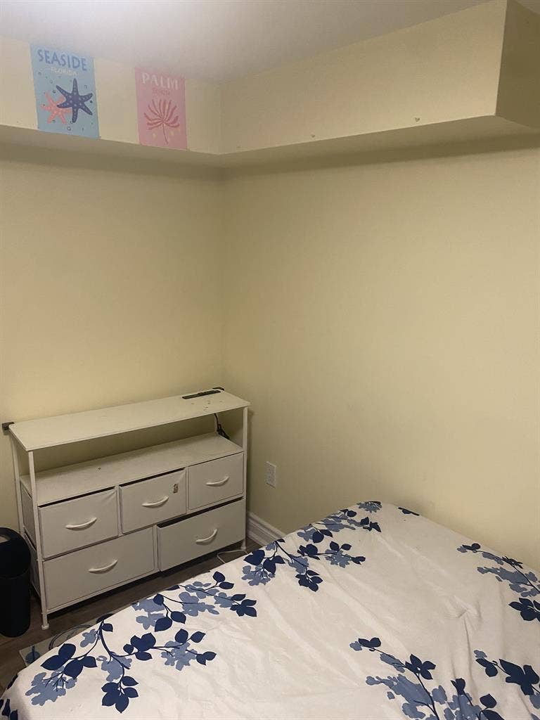 Room For Rent - 2 bedroom-1bathr00m