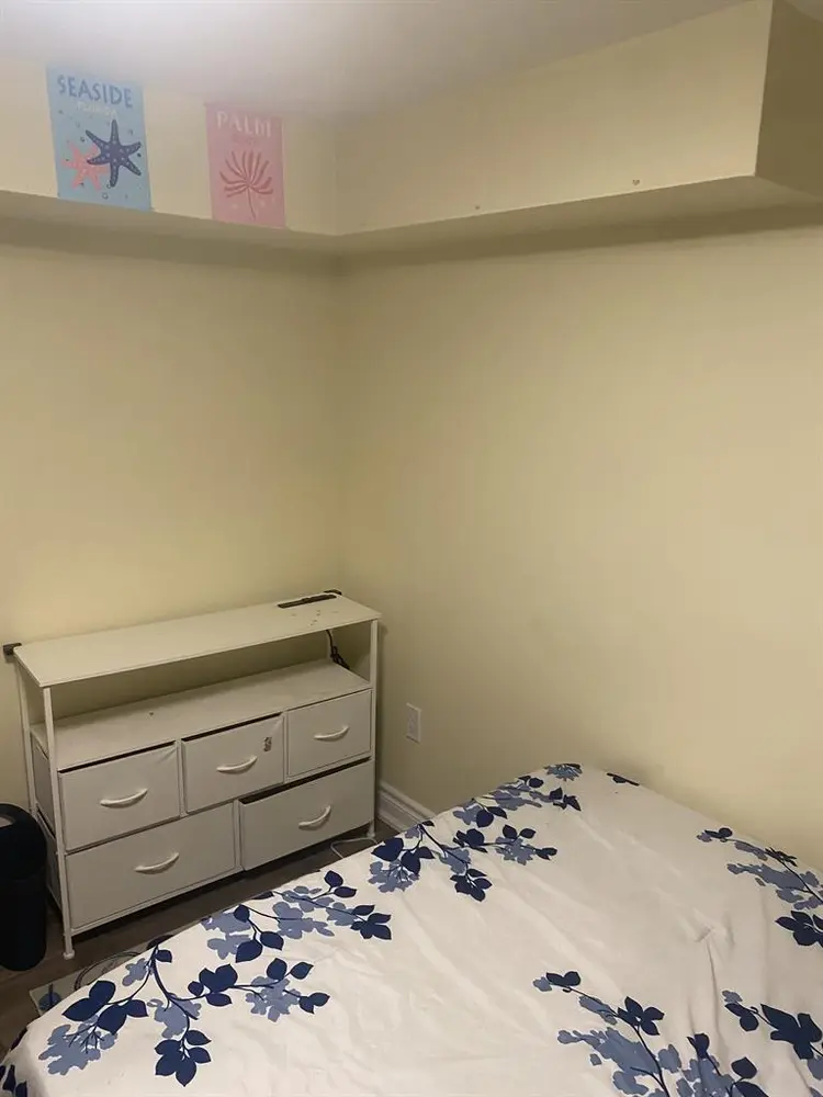Room For Rent - 2 bedroom-1bathr00m
