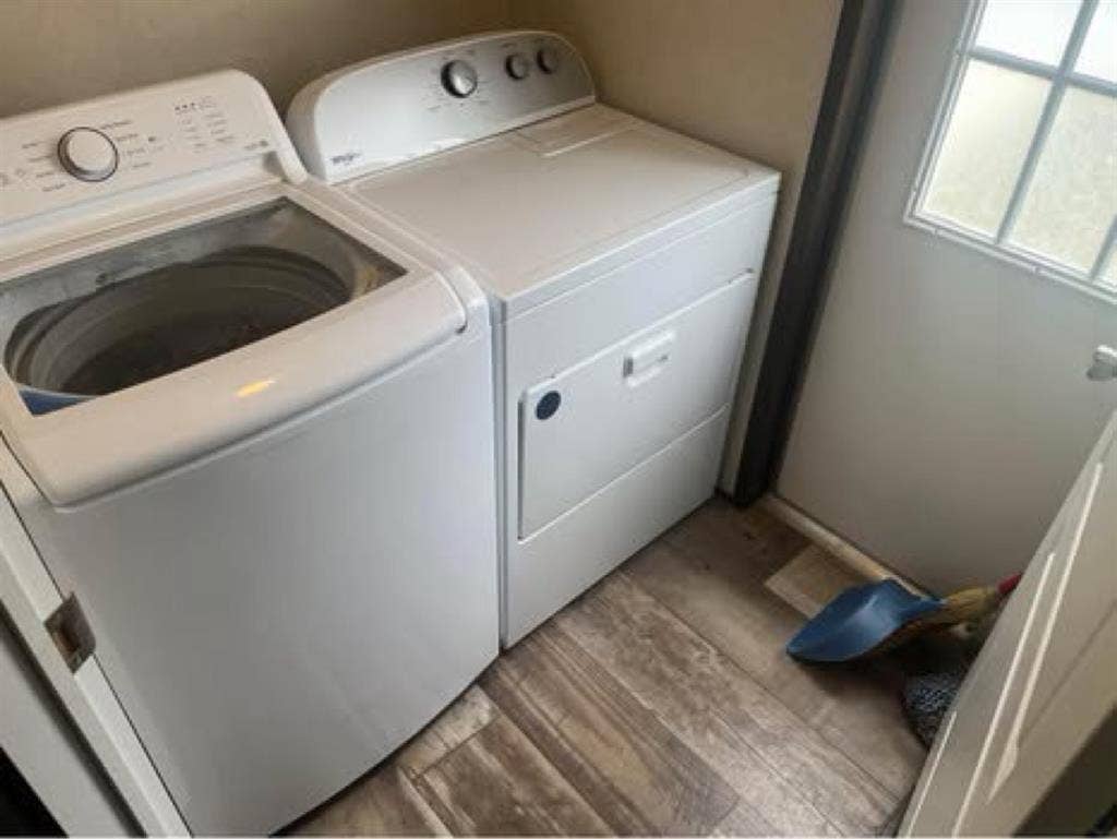 Room w private bath