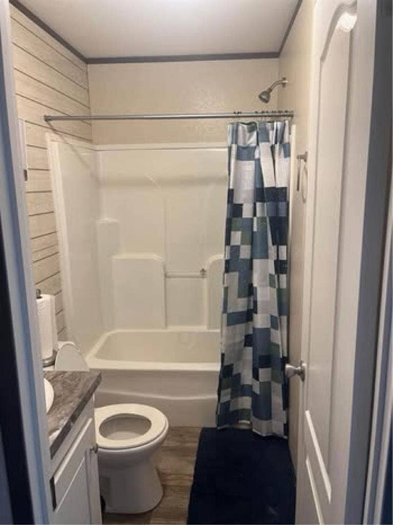 Room w private bath