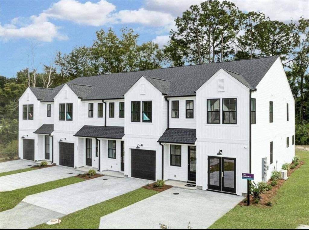 Looking for a female roommate!