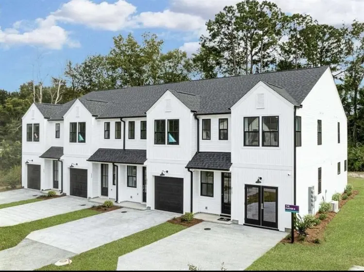 Looking for a female roommate!