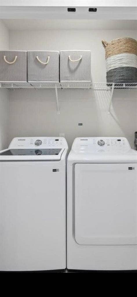 Looking for a female roommate!