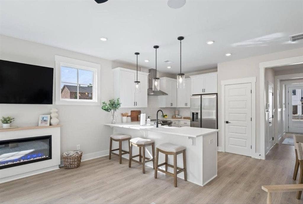 Looking for a female roommate!