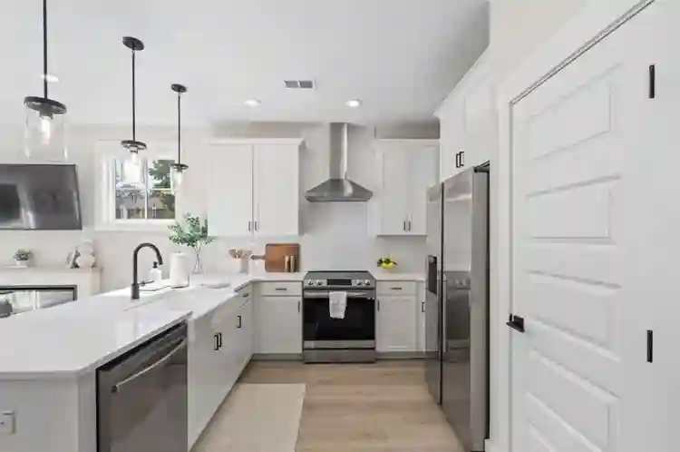 Looking for a female roommate!