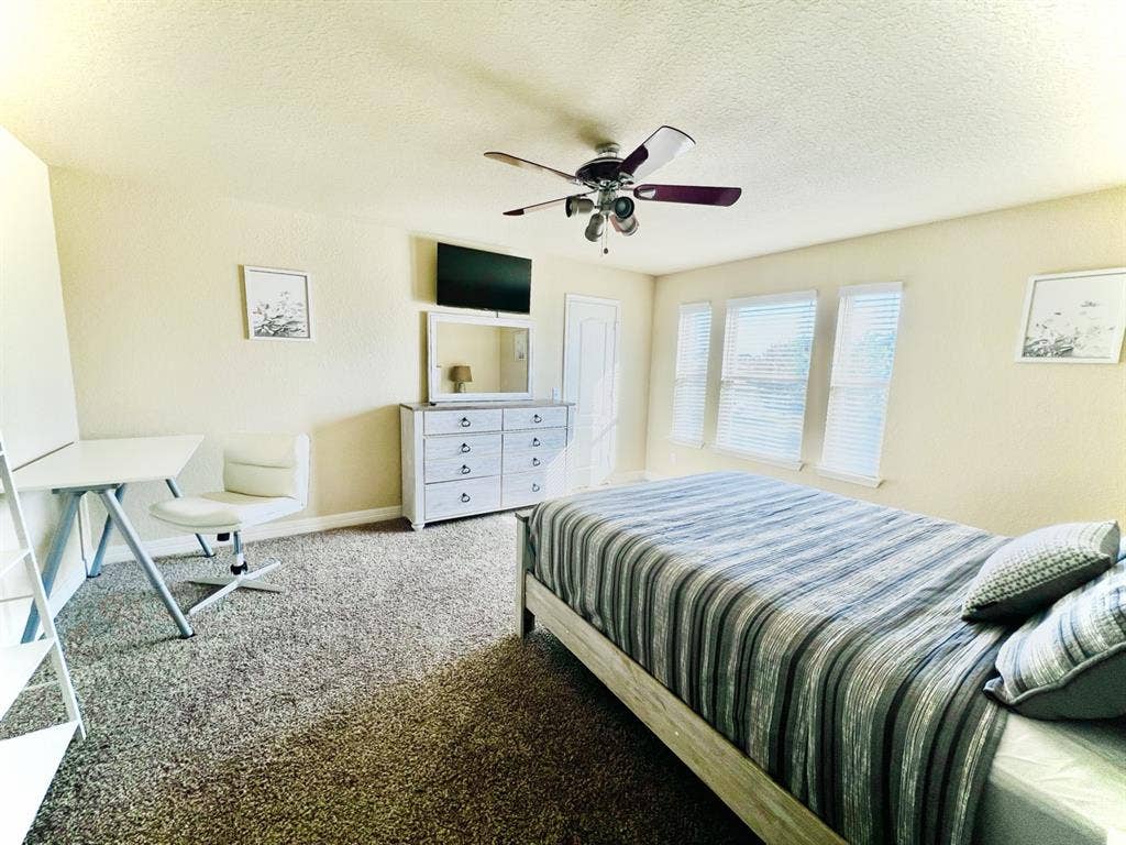 Spacious room for rent