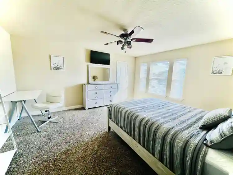 Spacious room for rent