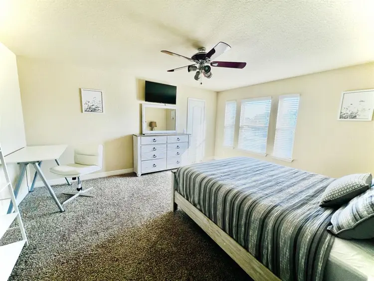 Spacious room for rent
