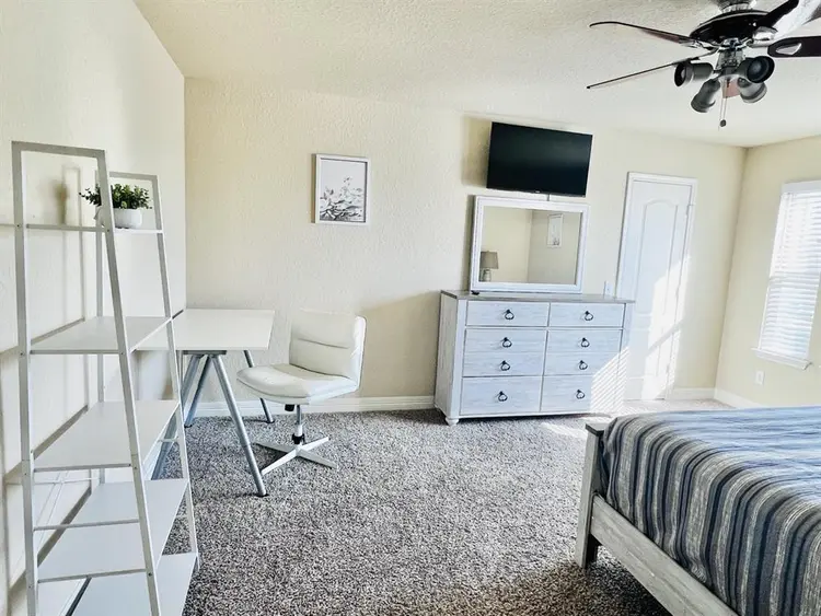 Spacious room for rent