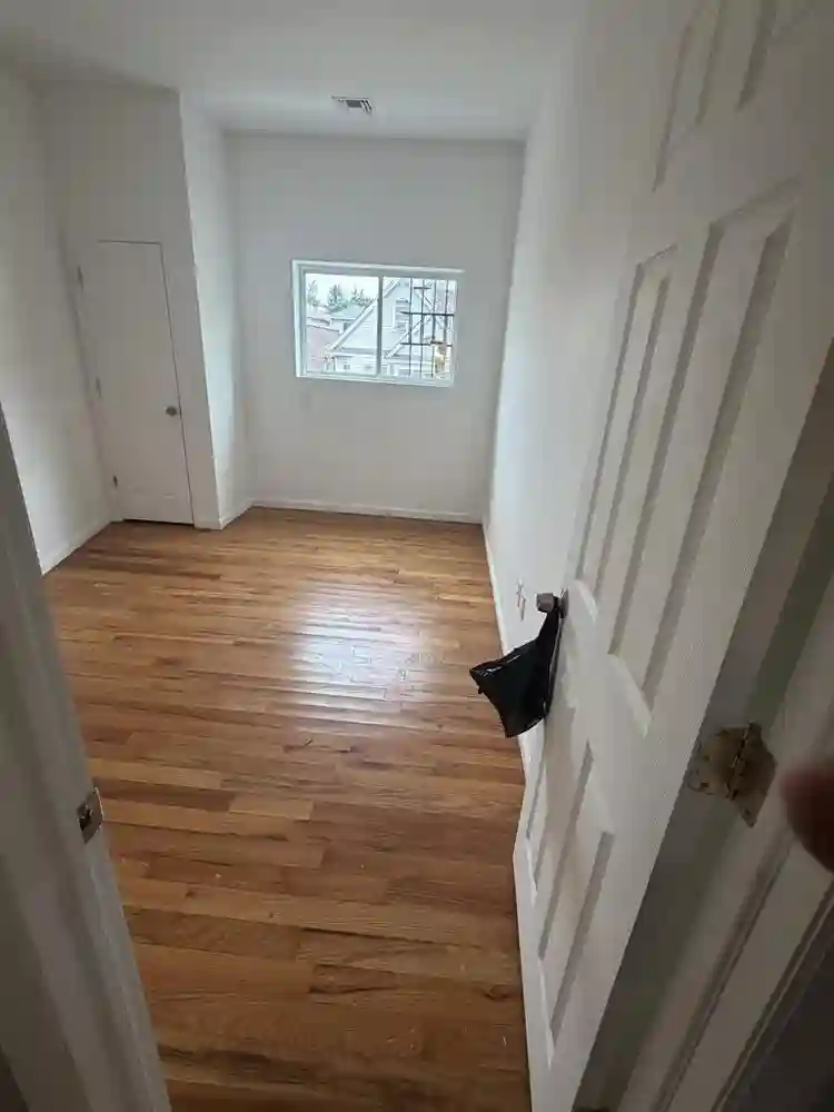 Big Unfurnished Room For Rent