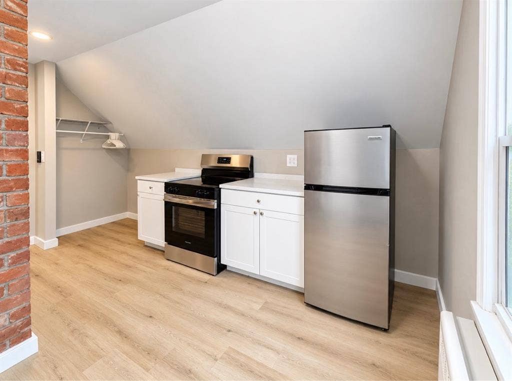 Studio in Farmington Village