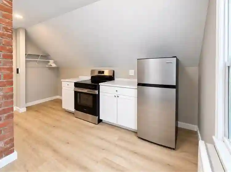 Studio in Farmington Village