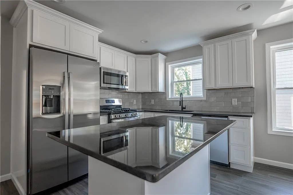 ✨$945 Room wt shrd Bath-Providence✨