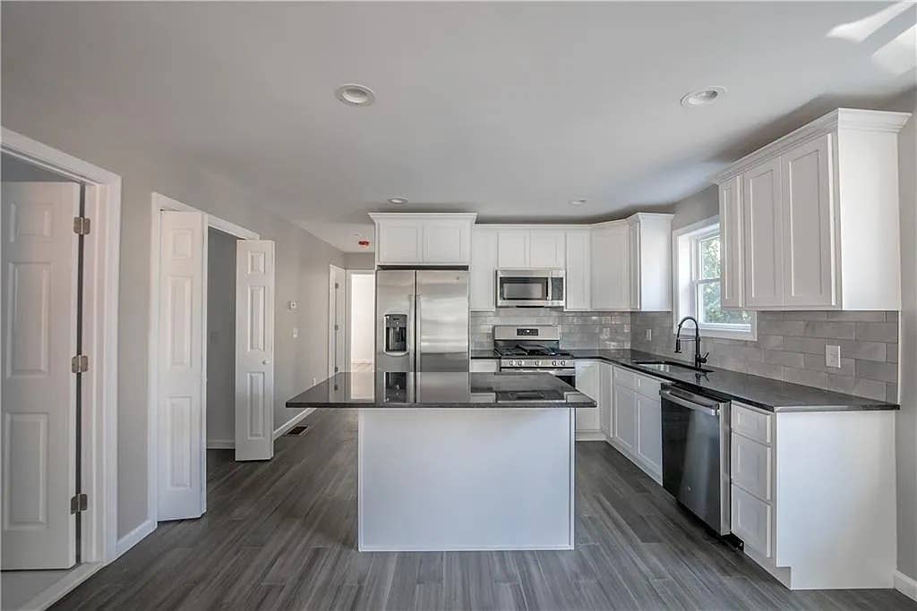 ✨$945 Room wt shrd Bath-Providence✨