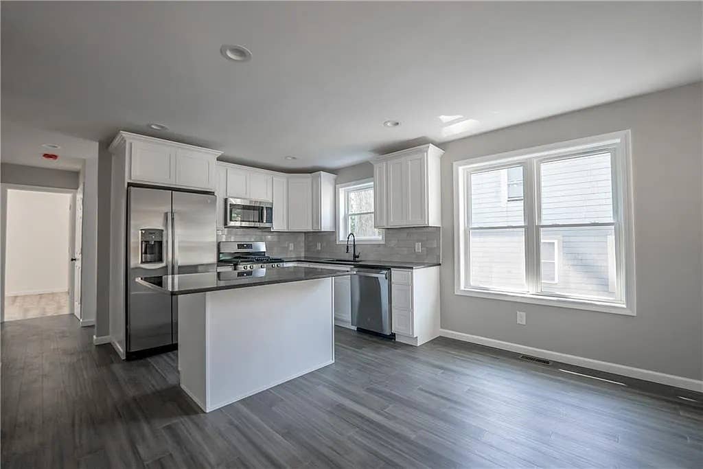 ✨$945 Room wt shrd Bath-Providence✨