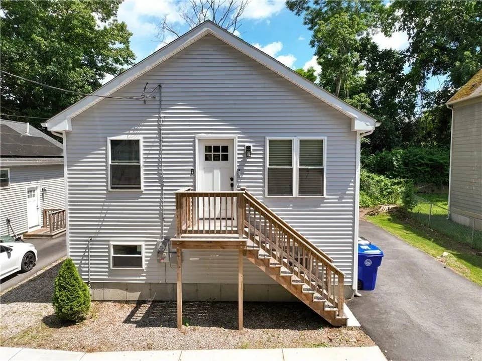 $1095 Room wt Pvt Bath- Providence