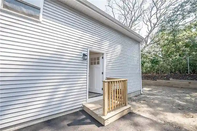 $1095 Room wt Pvt Bath- Providence