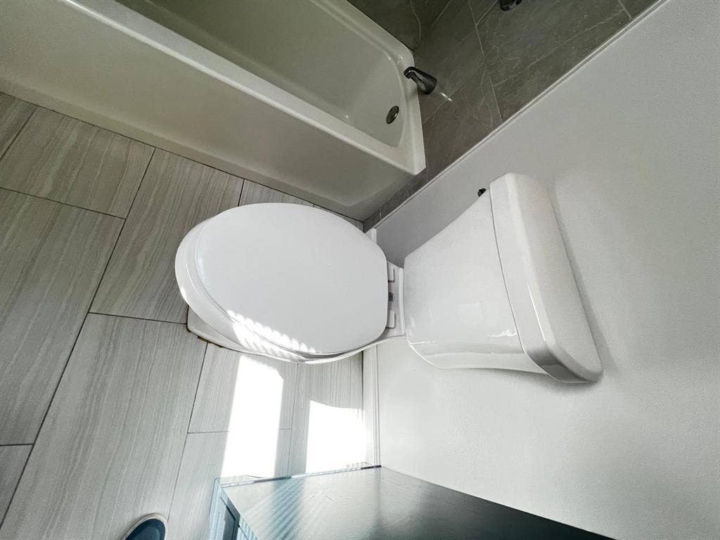 $1095 Room wt Pvt Bath- Providence