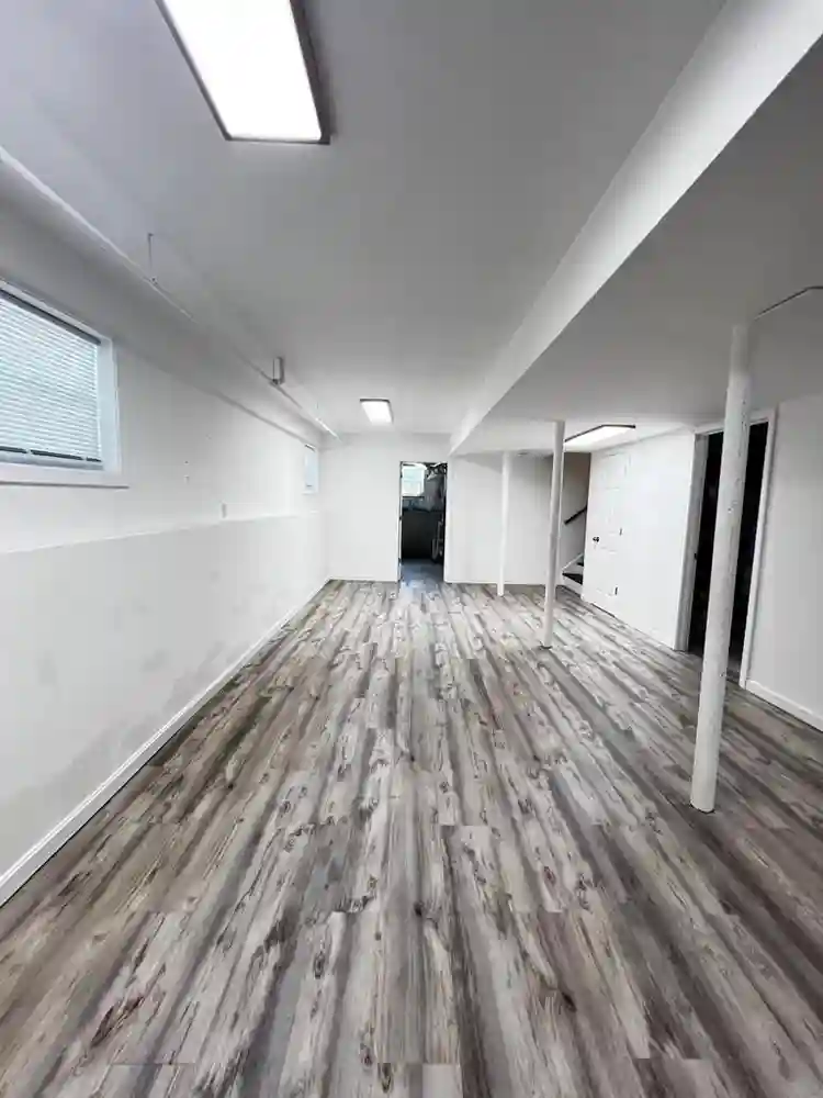 $1095 Room wt Pvt Bath- Providence