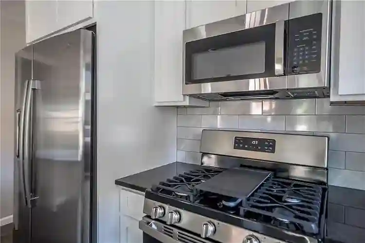 $1095 Room wt Pvt Bath- Providence