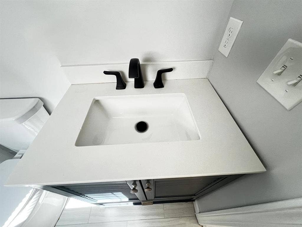 $1095 Room wt Pvt Bath- Providence