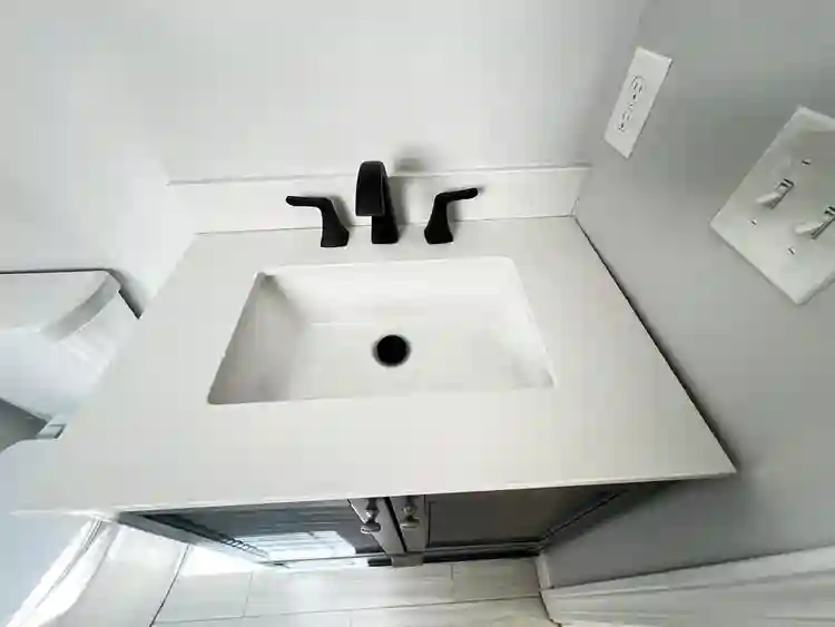 $1095 Room wt Pvt Bath- Providence