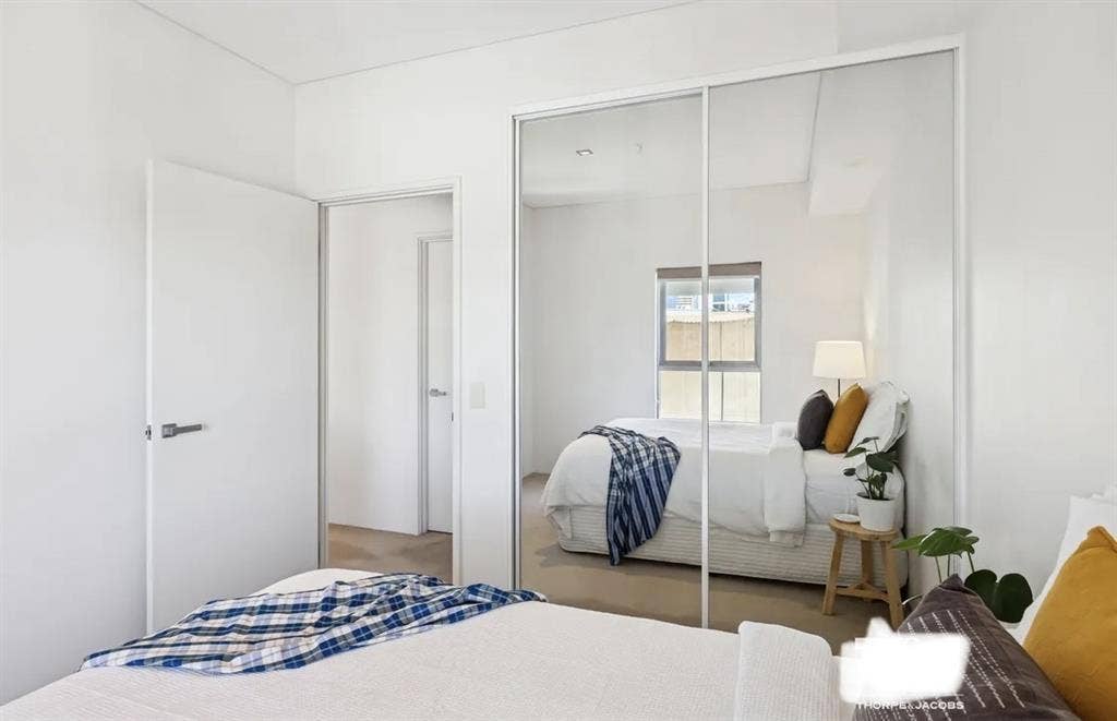 East Perth WA room available