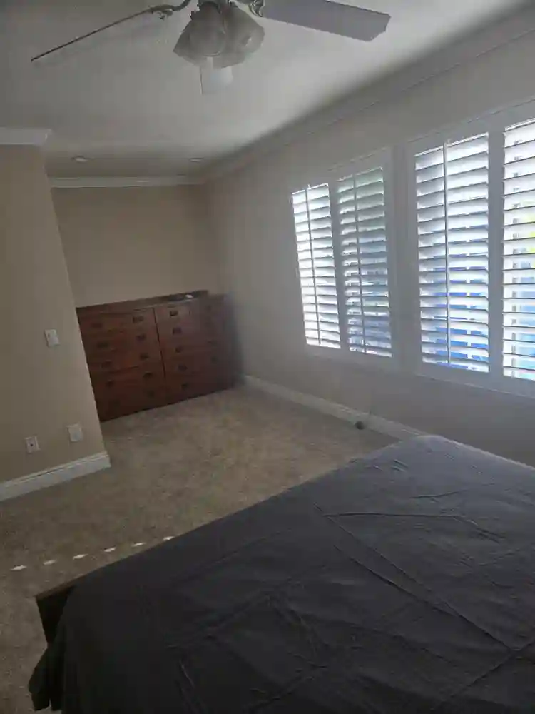 Room available
Brand new queen set