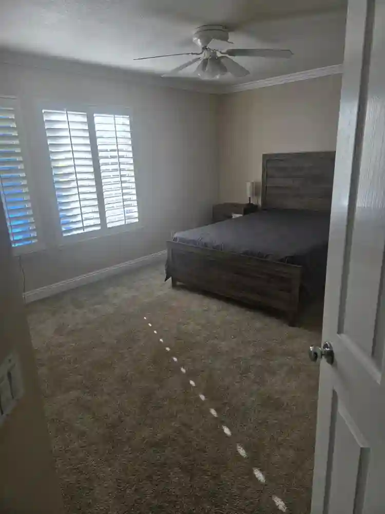 Room available
Brand new queen set
